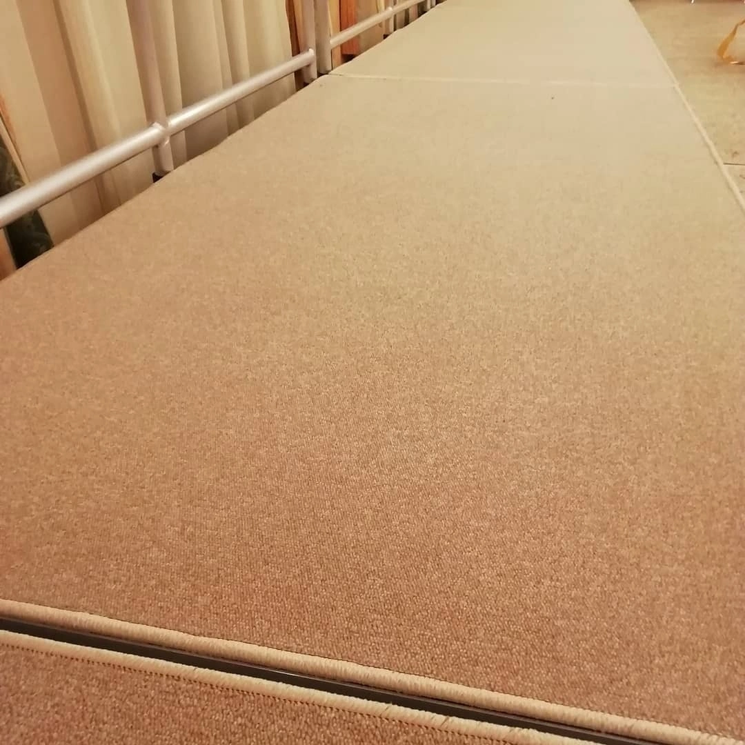 Обшивка сцены ковролином в Московском академическом камерном хоре 2