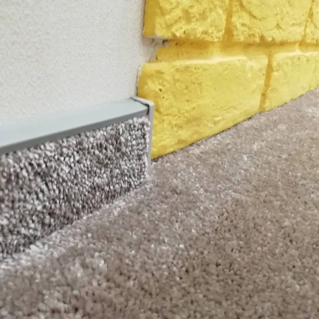 Укладка ковролина на лестницу  11