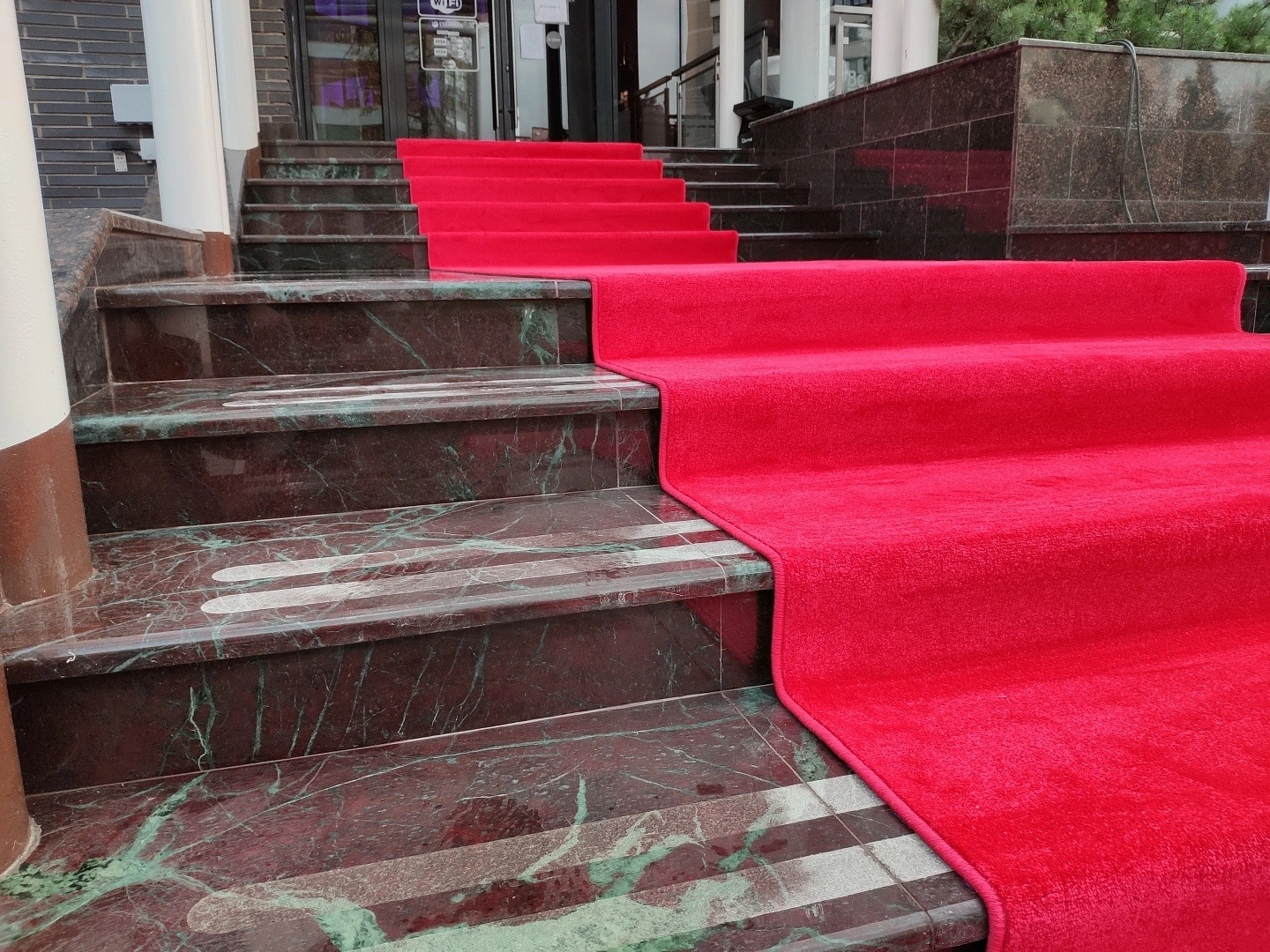 Укладка в ресторане 