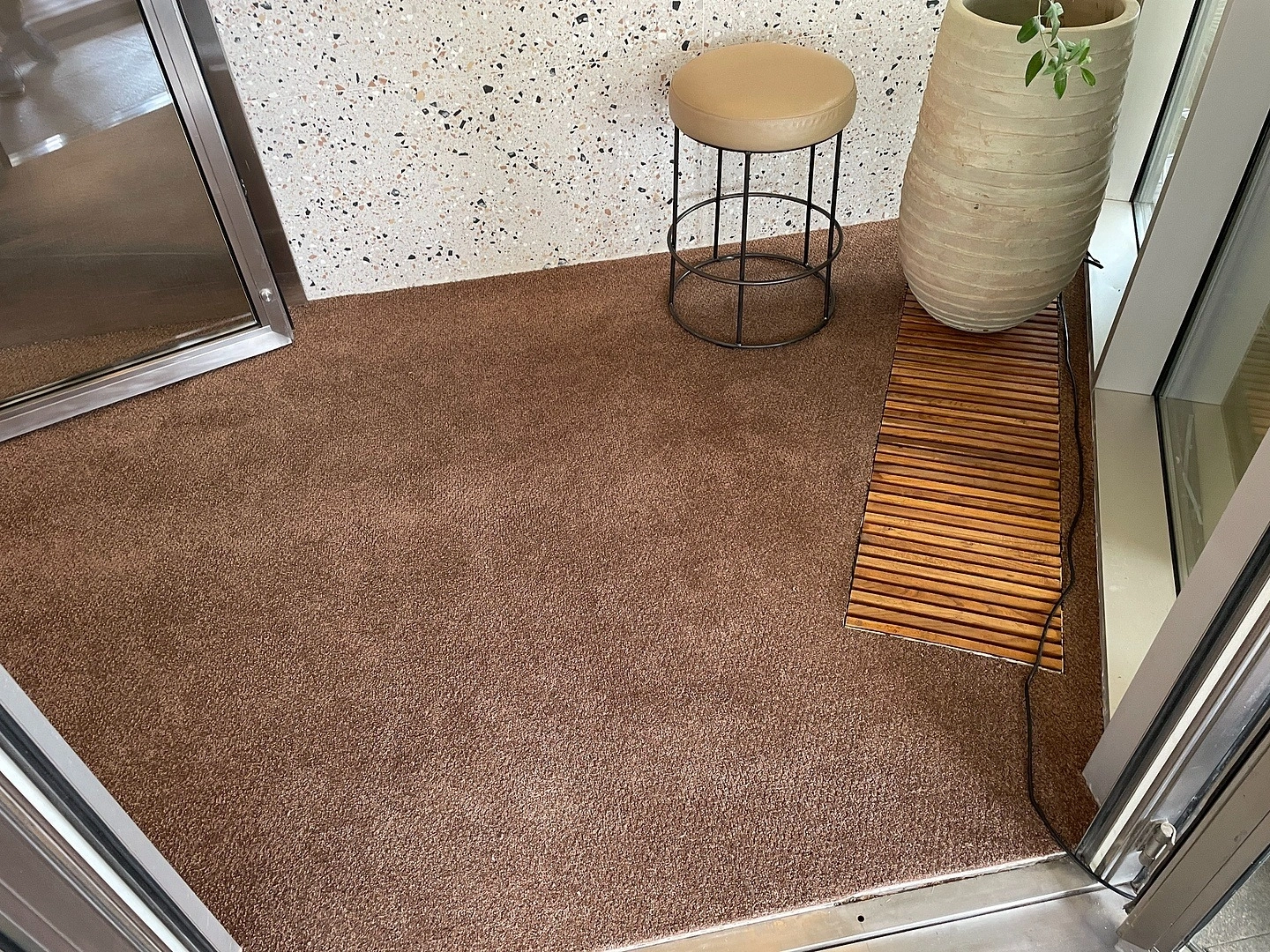 Укладка ковролина в Ресторане Seafood lovers