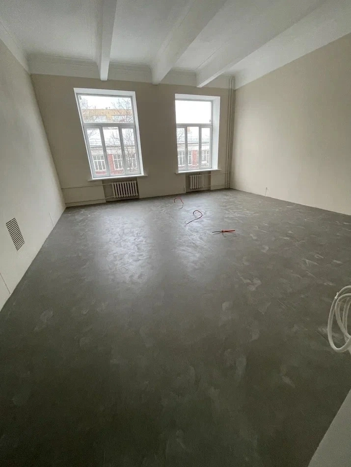 Укладка линолеума в офисе 