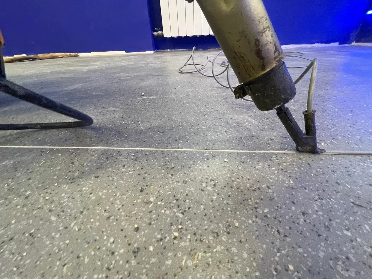 Укладка линолеума в школе танцев 9