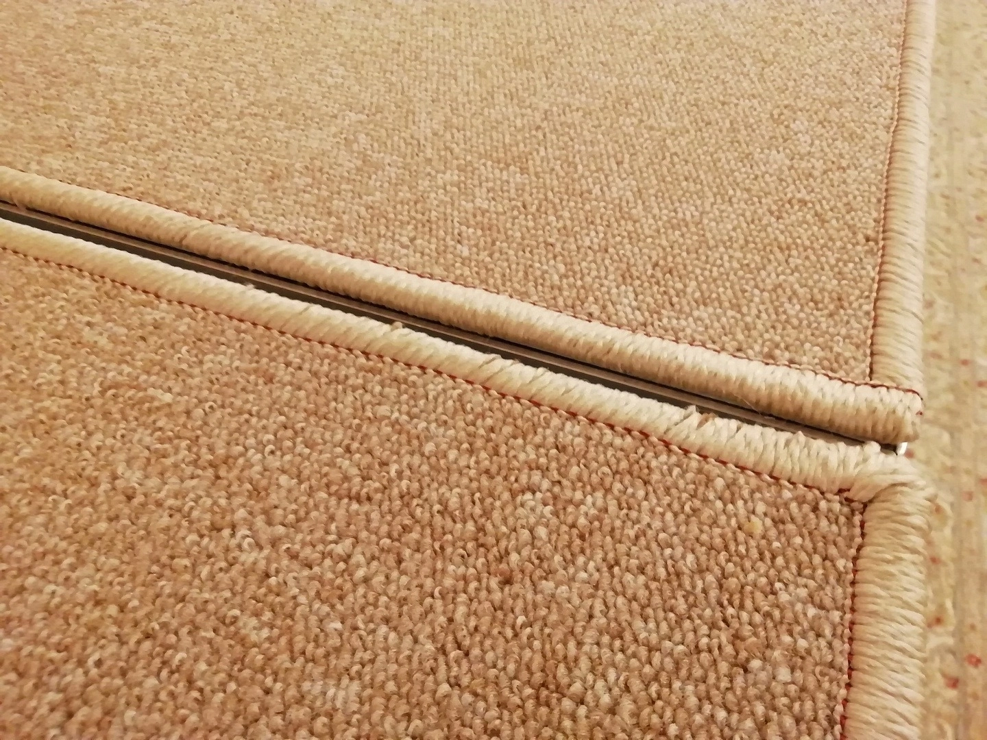 Обшивка сцены ковролином в Московском академическом камерном хоре 4