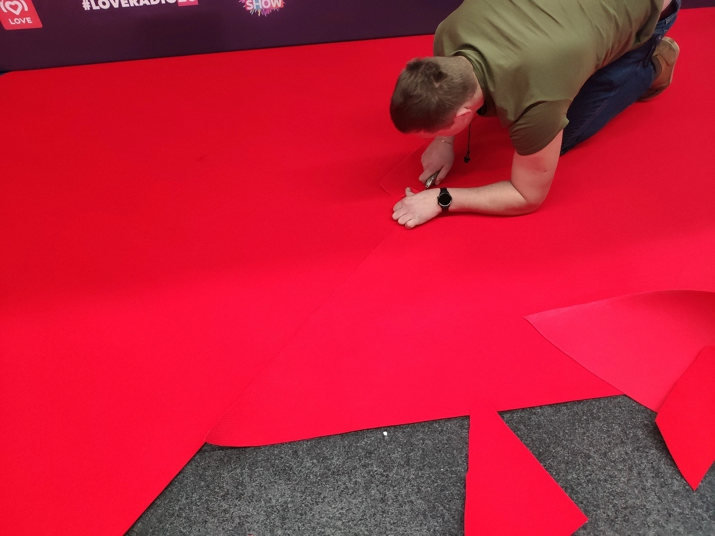 Укладка дорожки в Крокус Сити Холл 2