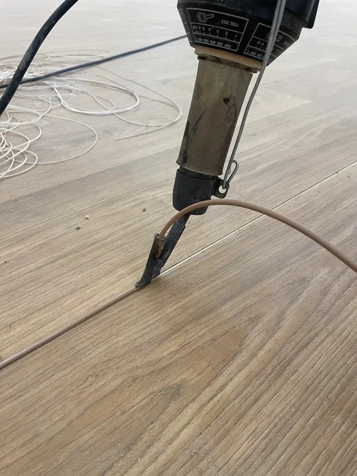 Укладка линолеума в манеже 