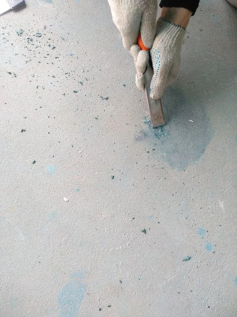 Укладка линолеума  в ресторане 