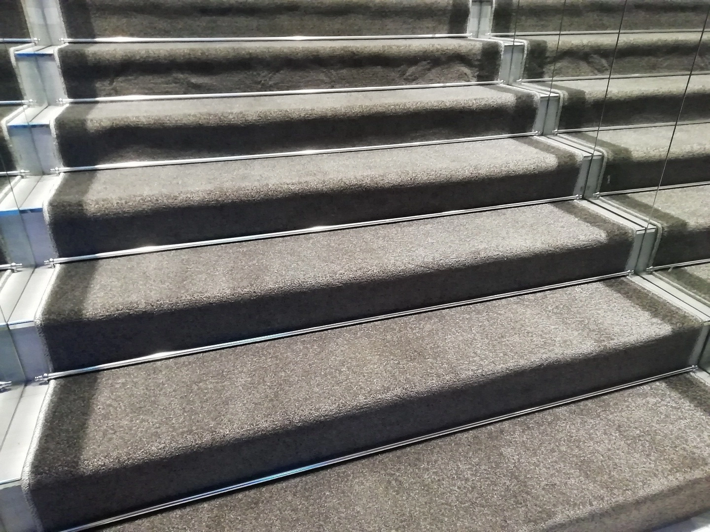 Укладка ковролина в Доходный дом Я. А. Рекка 6