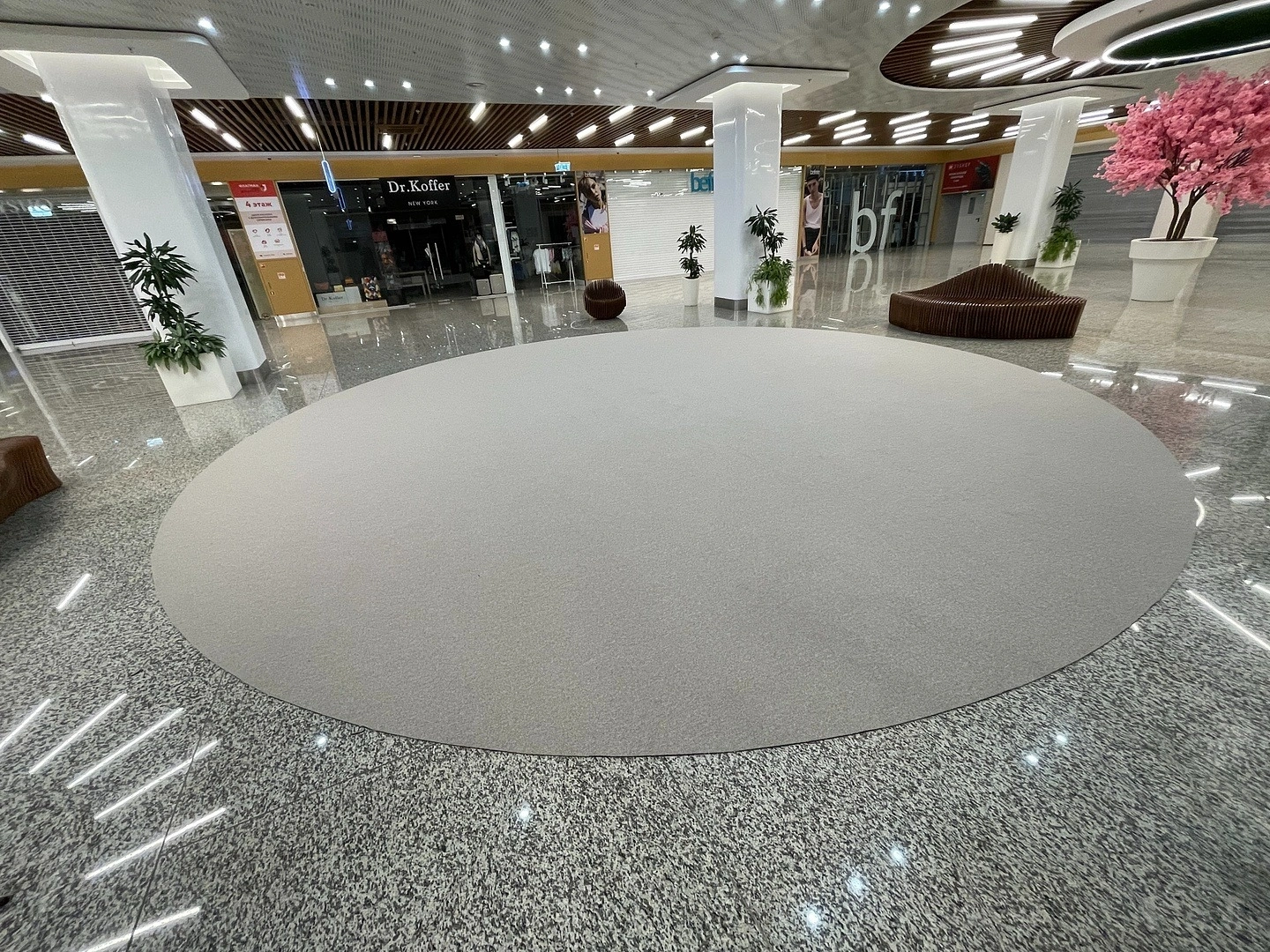 Укладка ковровой плитки в ТЦ Щелковский 6