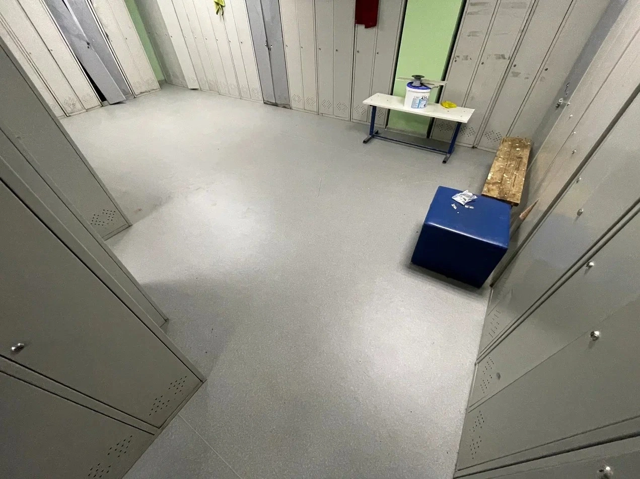 Укладка линолеума в МБОУ  школа № 13 - СОШ № 7 5