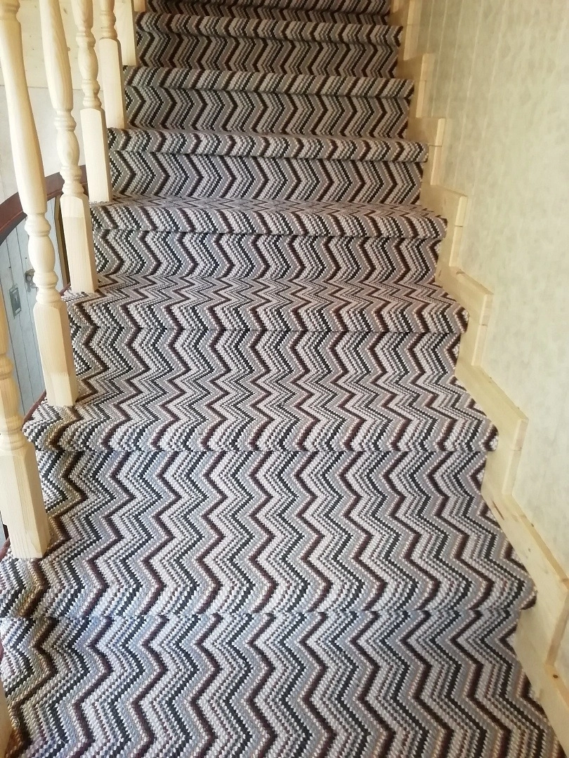 Укладка ковролина  в коттедже 7