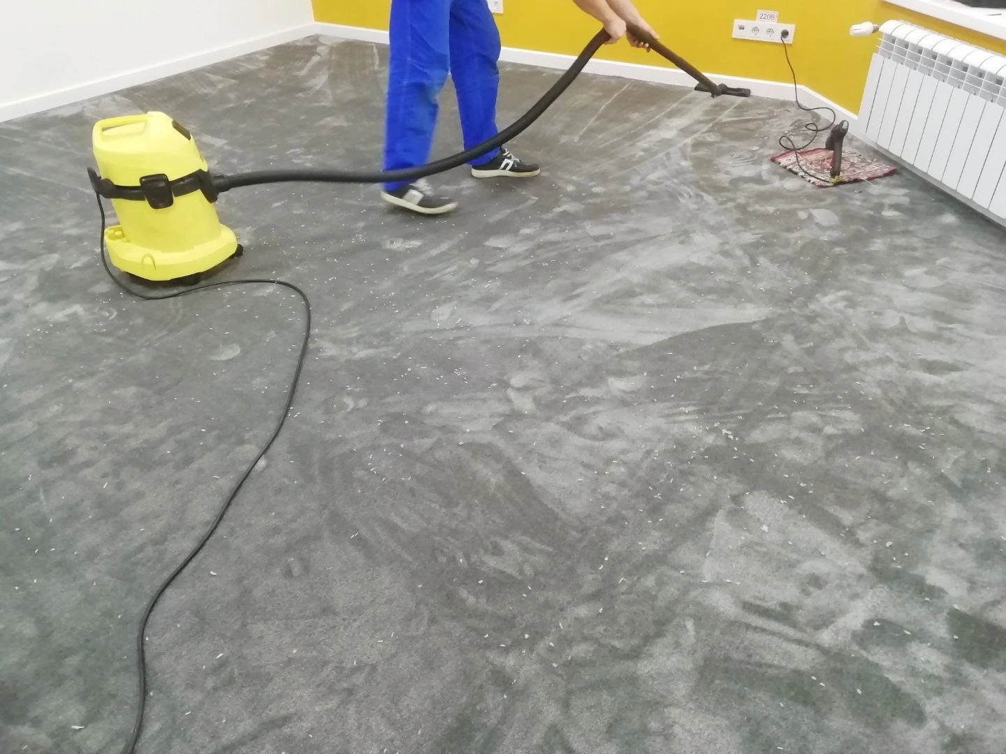 Укладка ковролина в школе английского языка 7