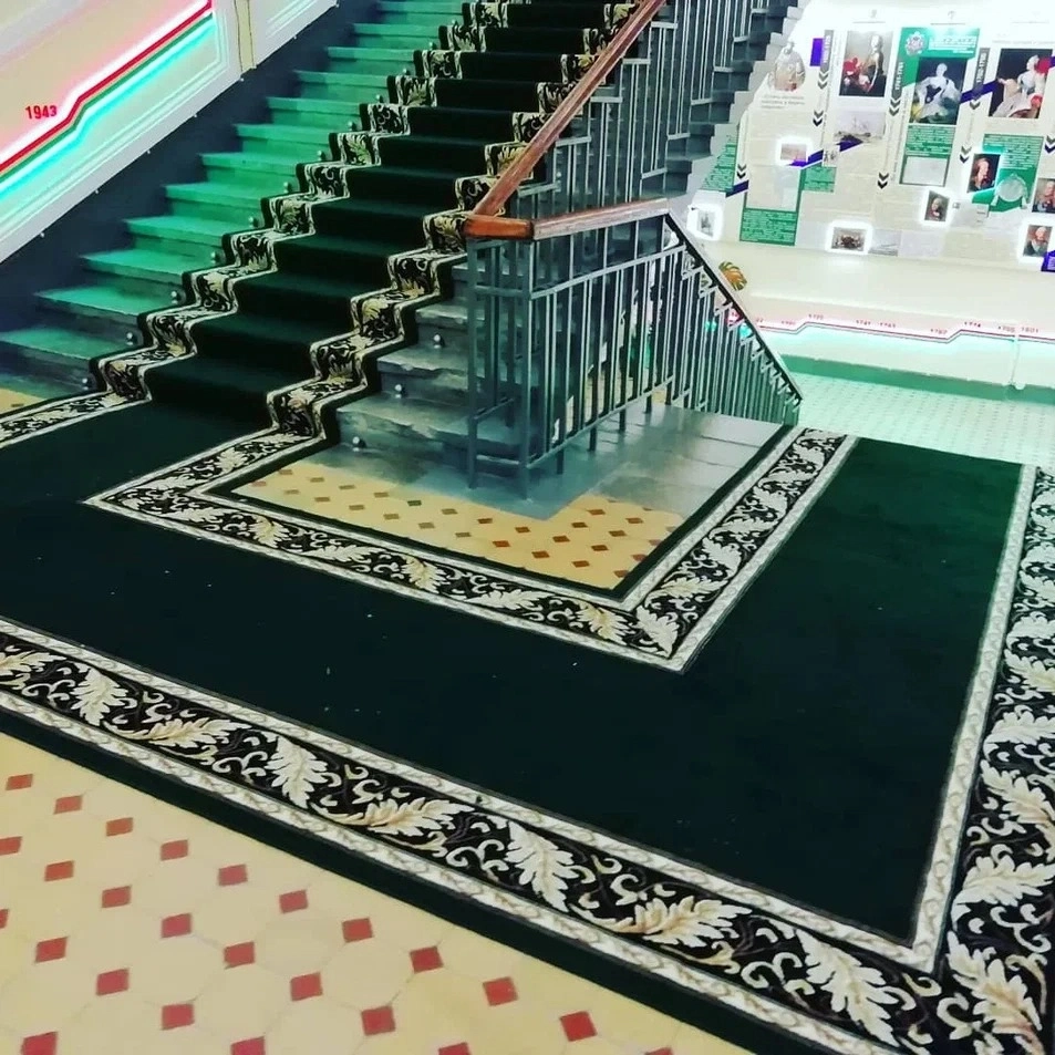 Укладка дорожки в  Центральной городской библиотеке им. К. Г. Паустовского 4