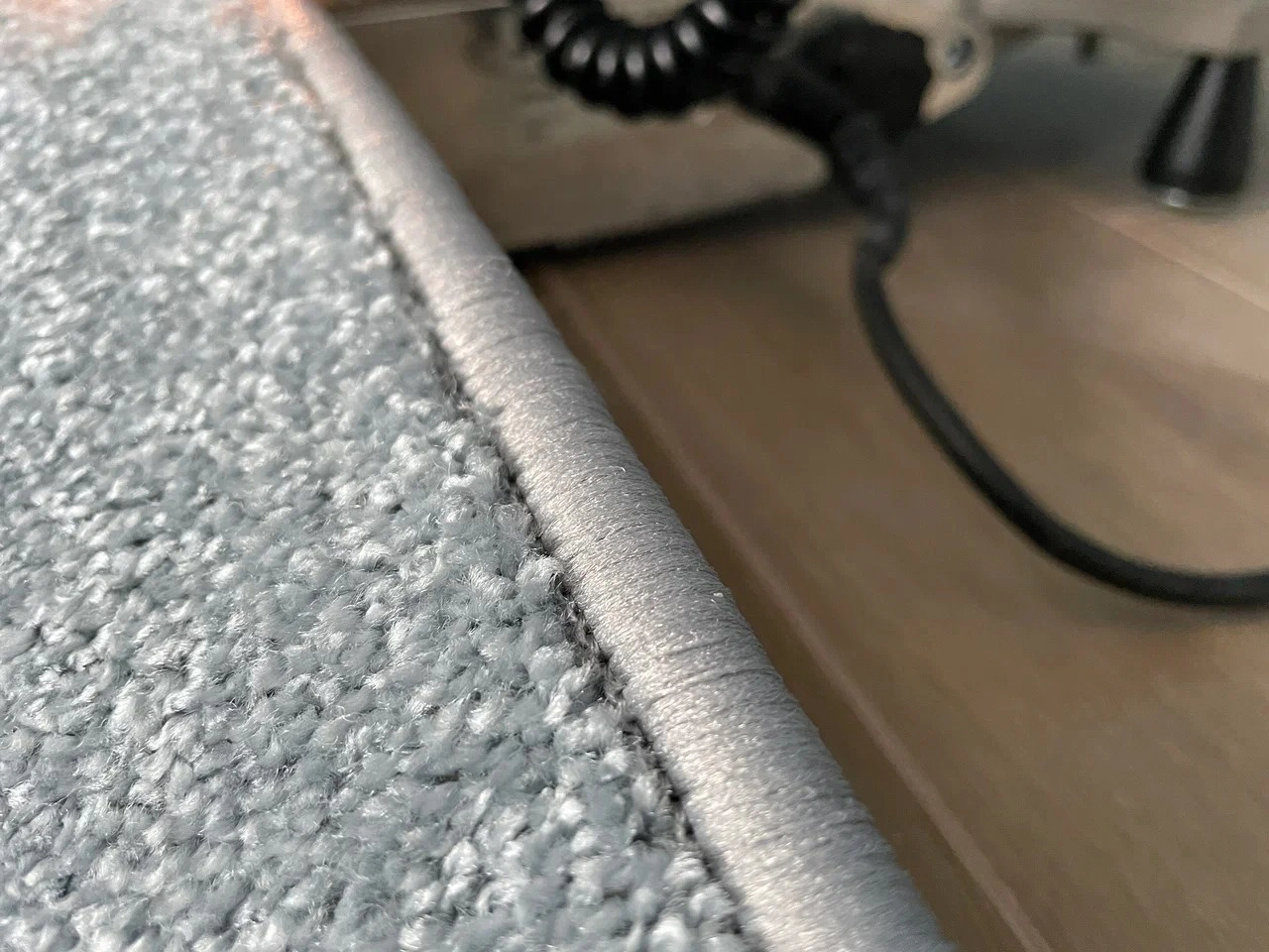 Оверлок и укладка ковролина в коттедже 4