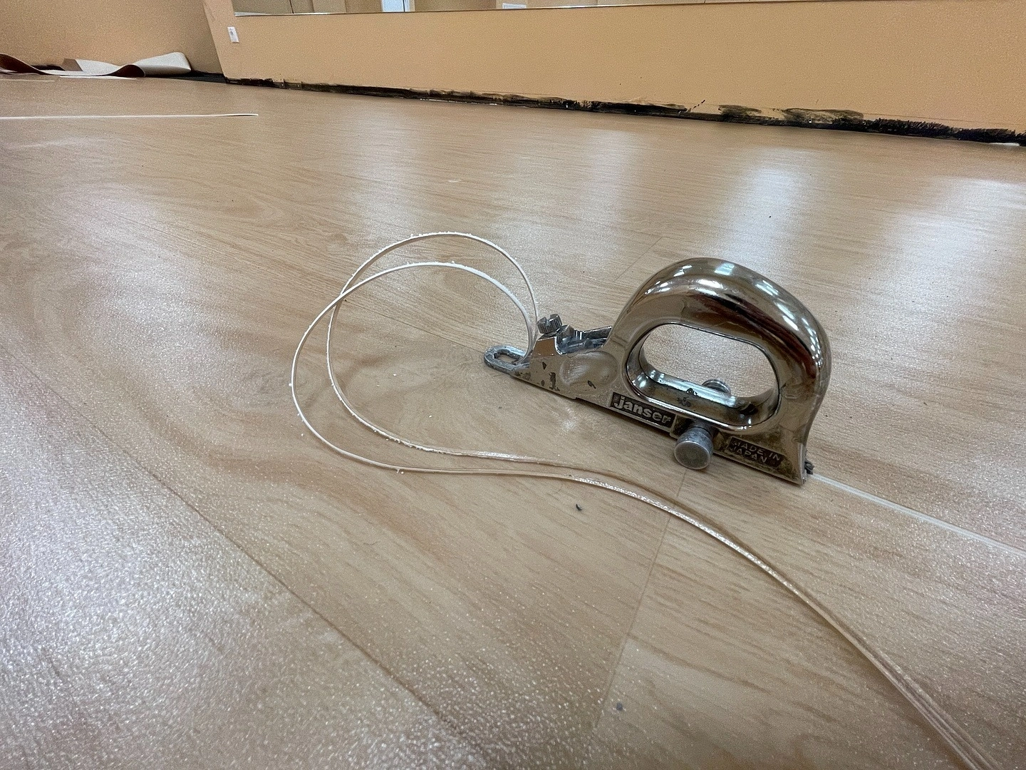 Укладка линолеума в СК   