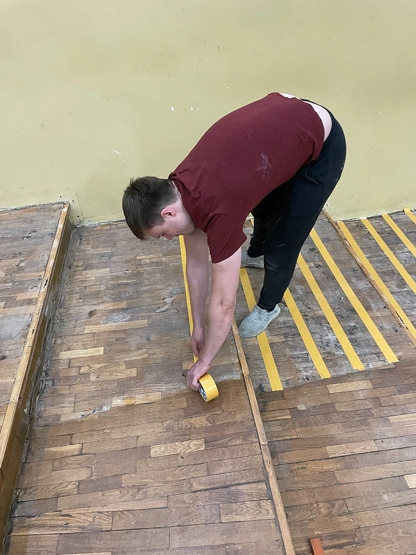 Укладка ковролина в Ивановском театре 12