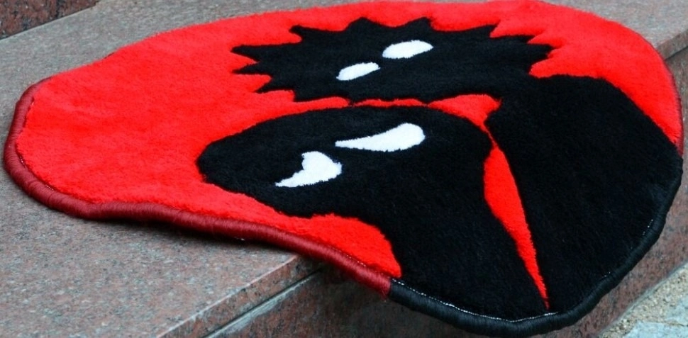 Тафтинговый ковер с несложным рисунком без рельефа