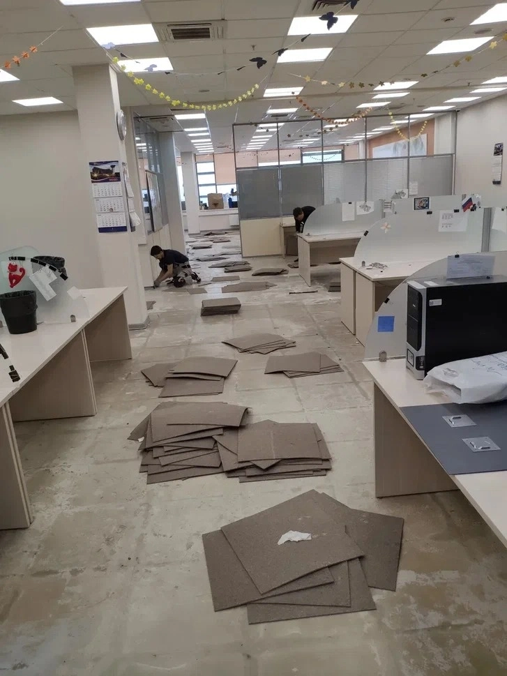 Укладка ковровой плитки в центре развития территорий при правительстве Москвы 2