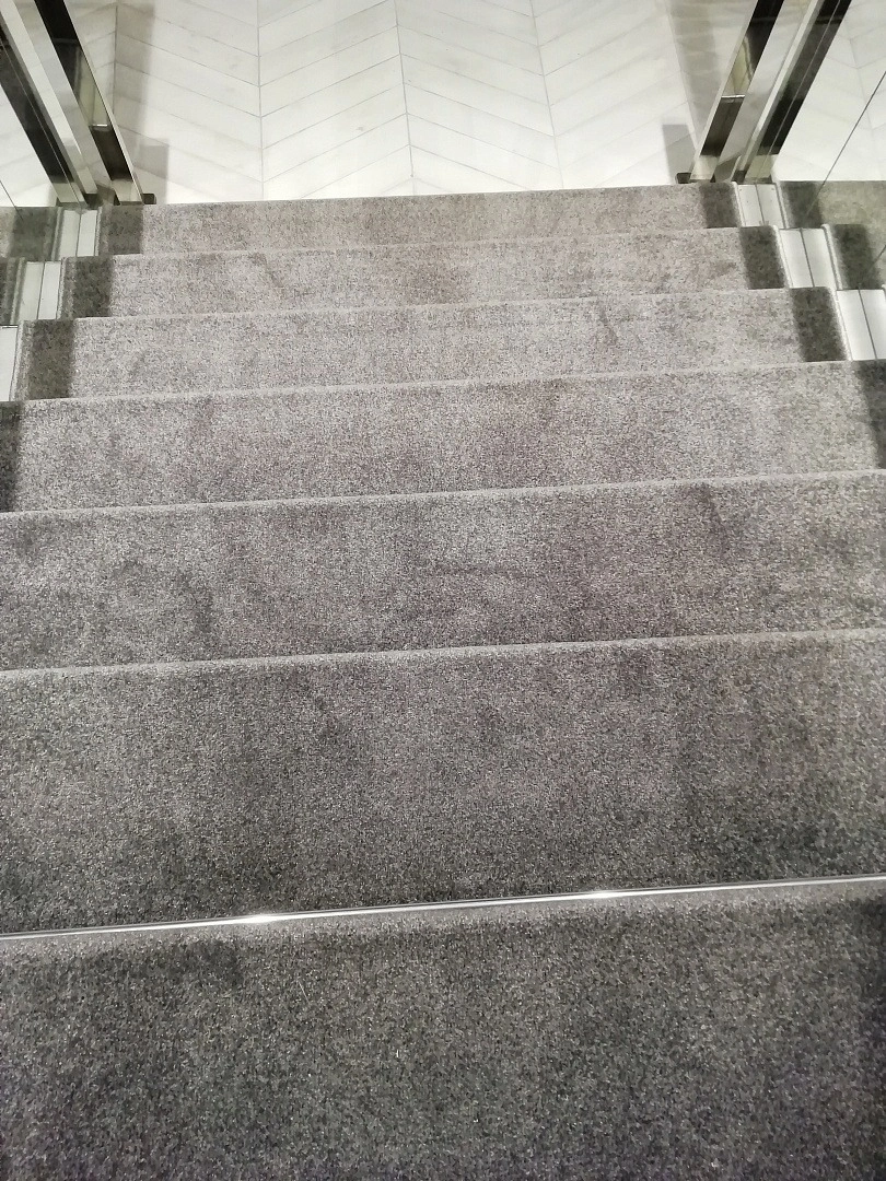 Укладка ковролина в Доходный дом Я. А. Рекка