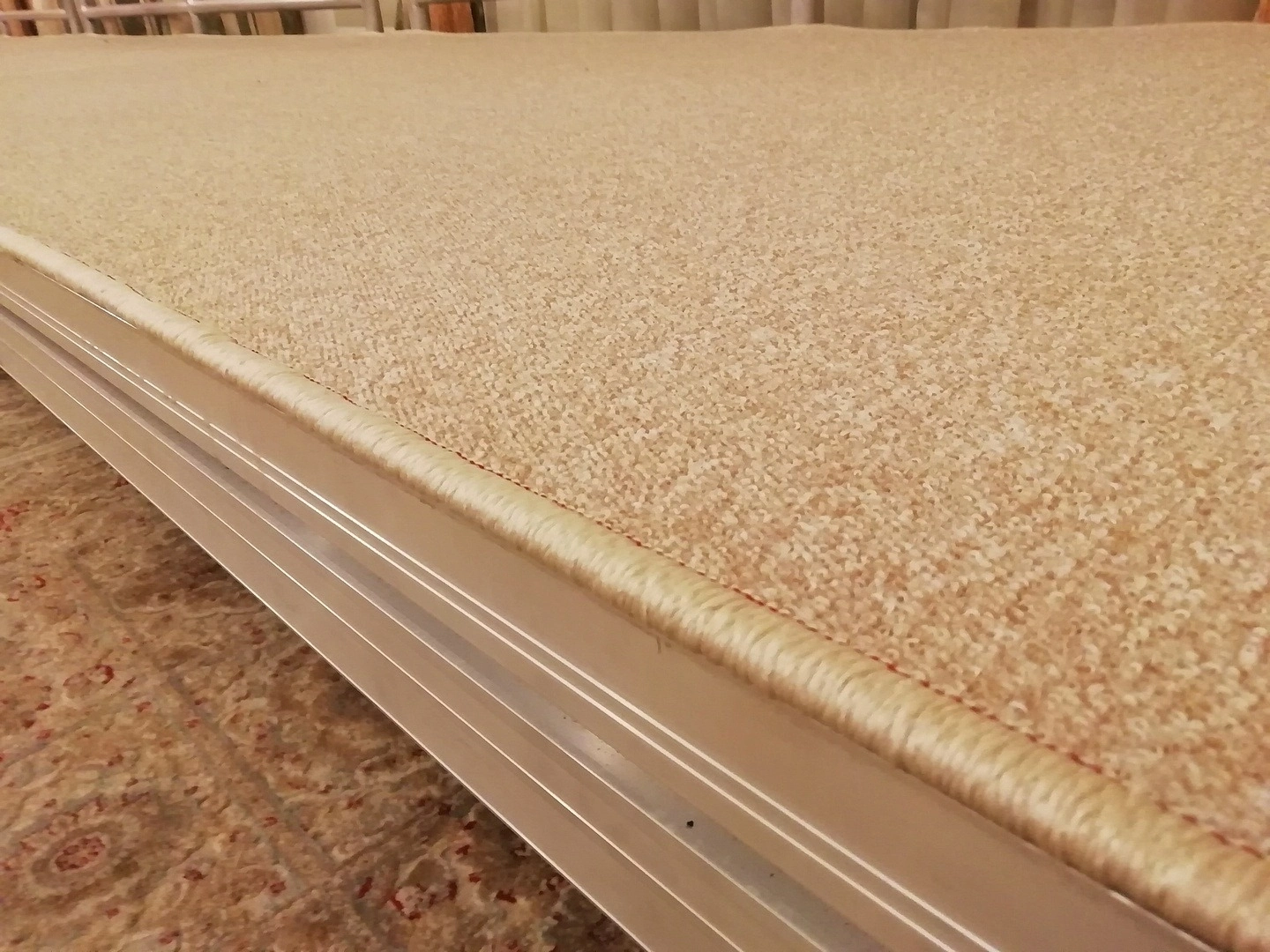 Обшивка сцены ковролином в Московском академическом камерном хоре 5