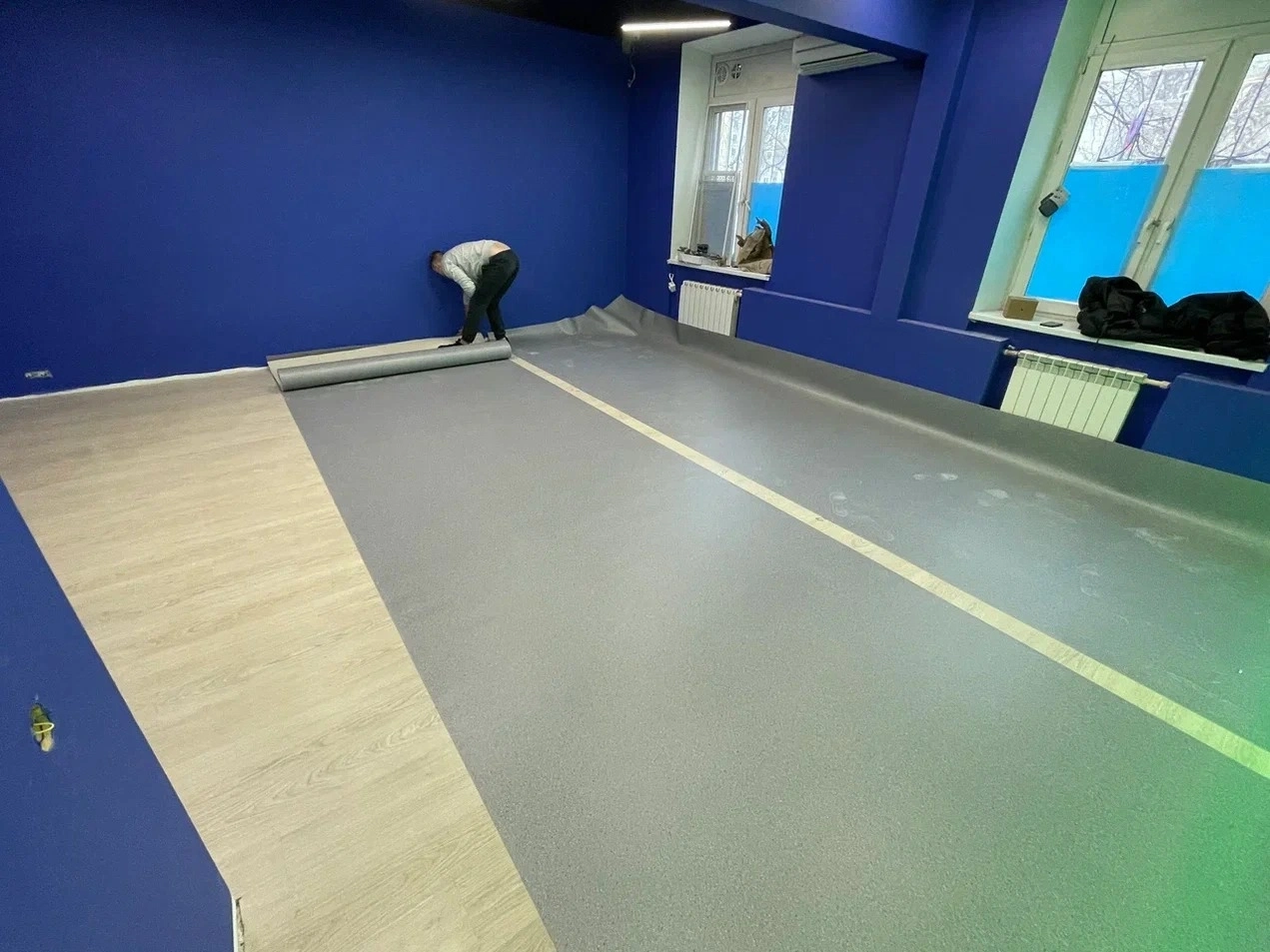 Укладка линолеума в школе танцев 2