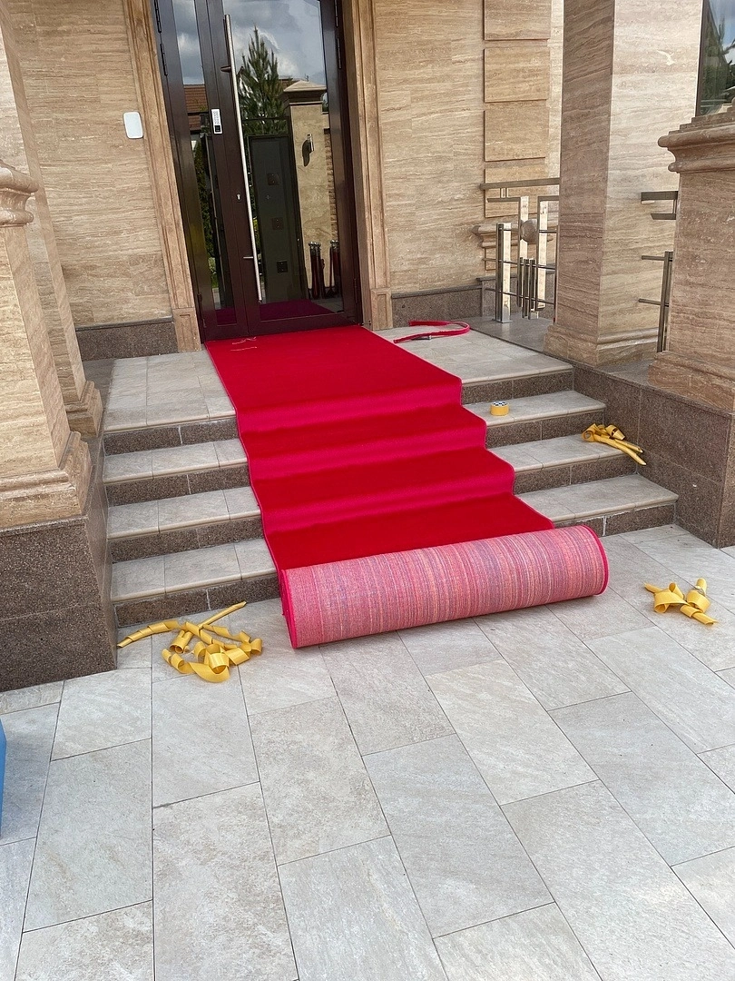 Укладка дорожки в Par & Palace 5* 2