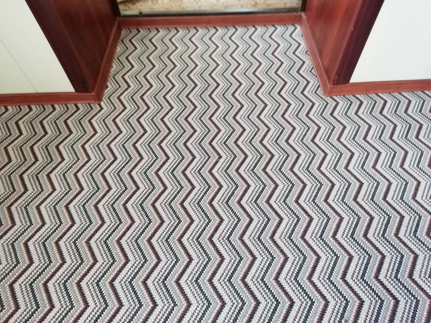 Укладка ковролина  в коттедже 3