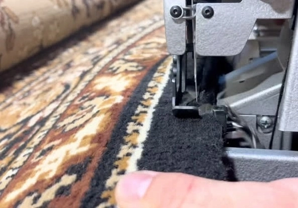 Оверлок стандартного четырехугольного ковра