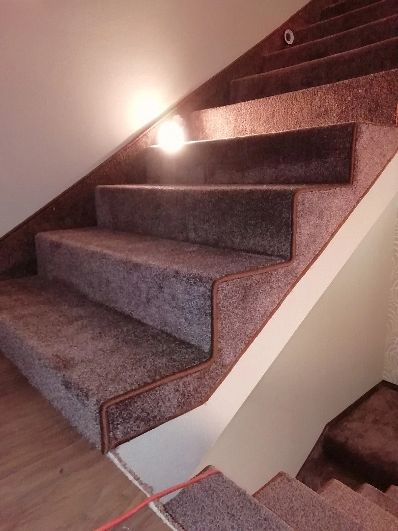 Укладка ковролина в таунхаусе 3