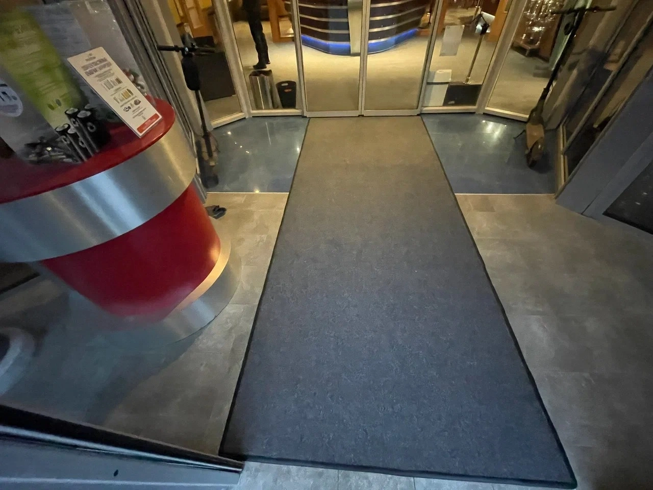 Укладка ковролина в фитнес-клубе Janinn Fitness 4